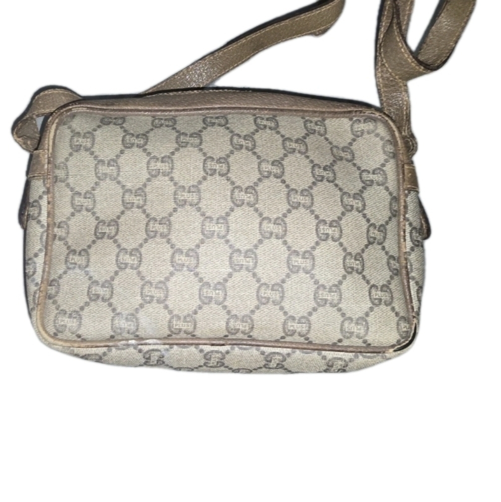Vintage Gucci Plus Tan GG Crossbody Bag With Clean Interior - Picture 6 of 11